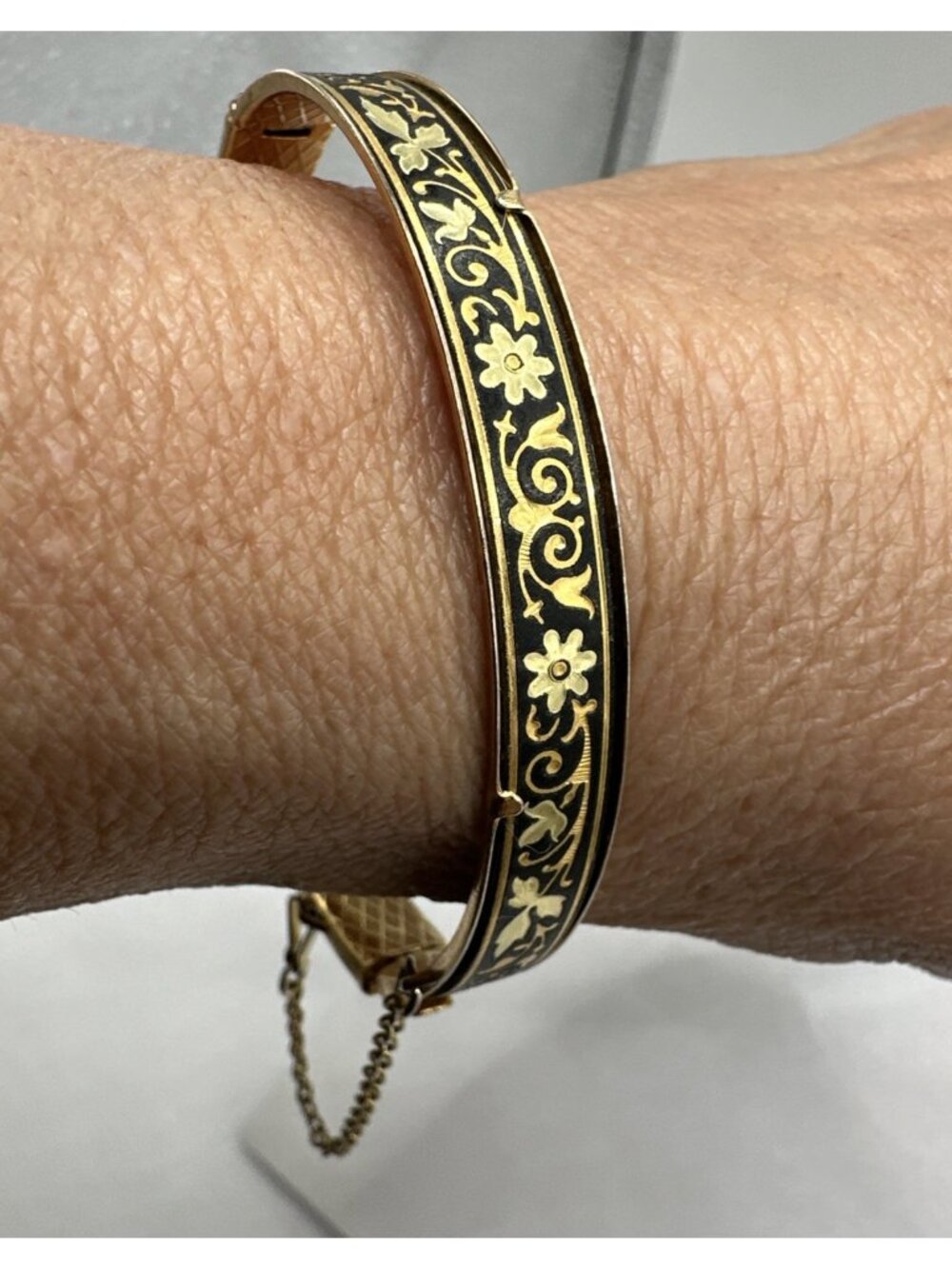 VTG DAMASCENE BANGLE BRACELET HINGED  FLOWERS Leaf SAFETY CHAIN